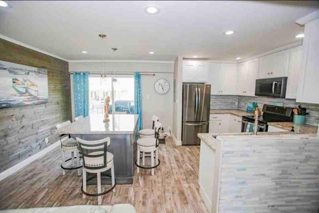 סרפסייד ביץ' Beachfront Retreat! 3 Steps To Walkover! מראה חיצוני תמונה